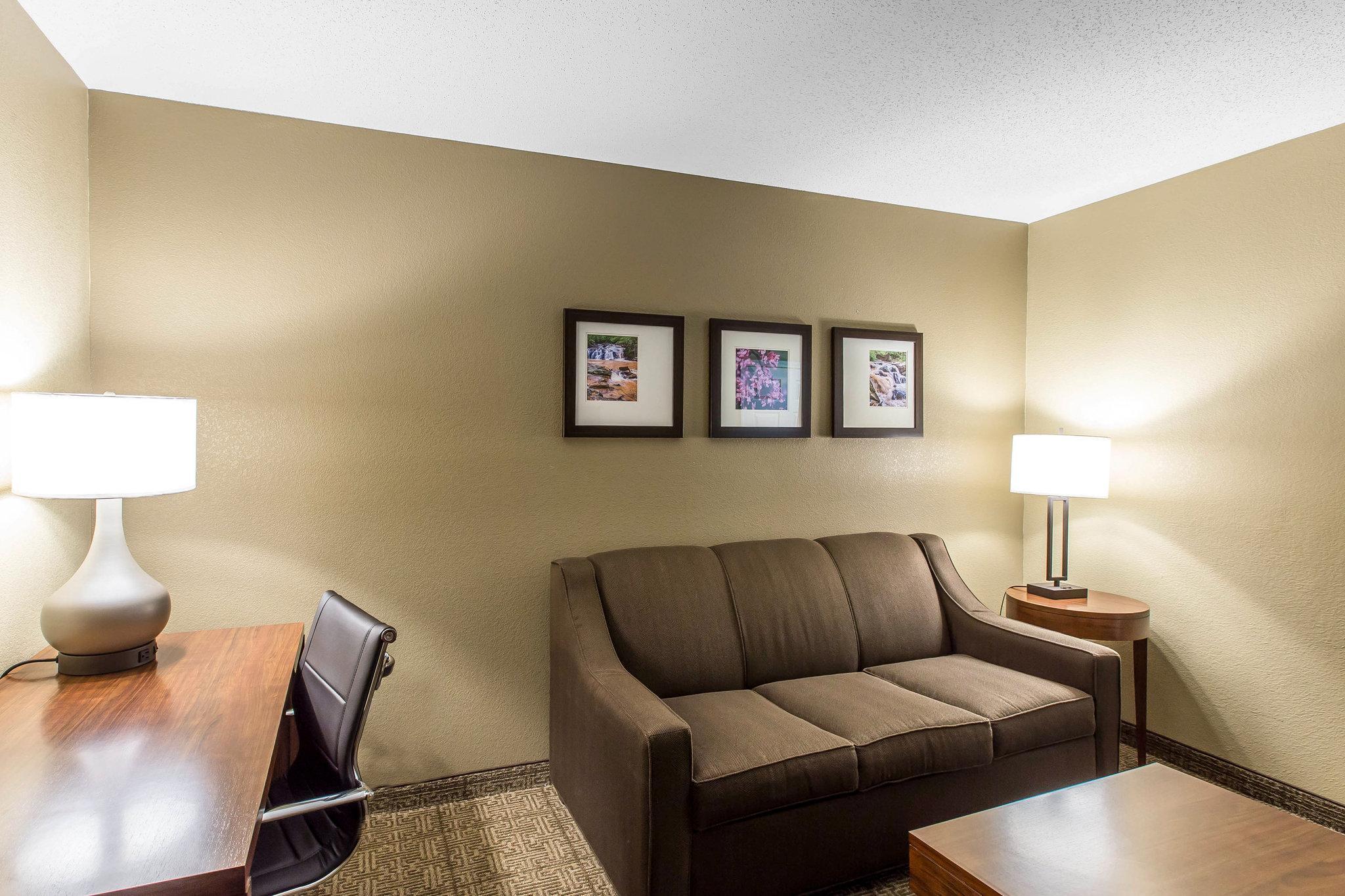 Comfort Inn & Suites Peachtree Corners Norcross Exterior photo