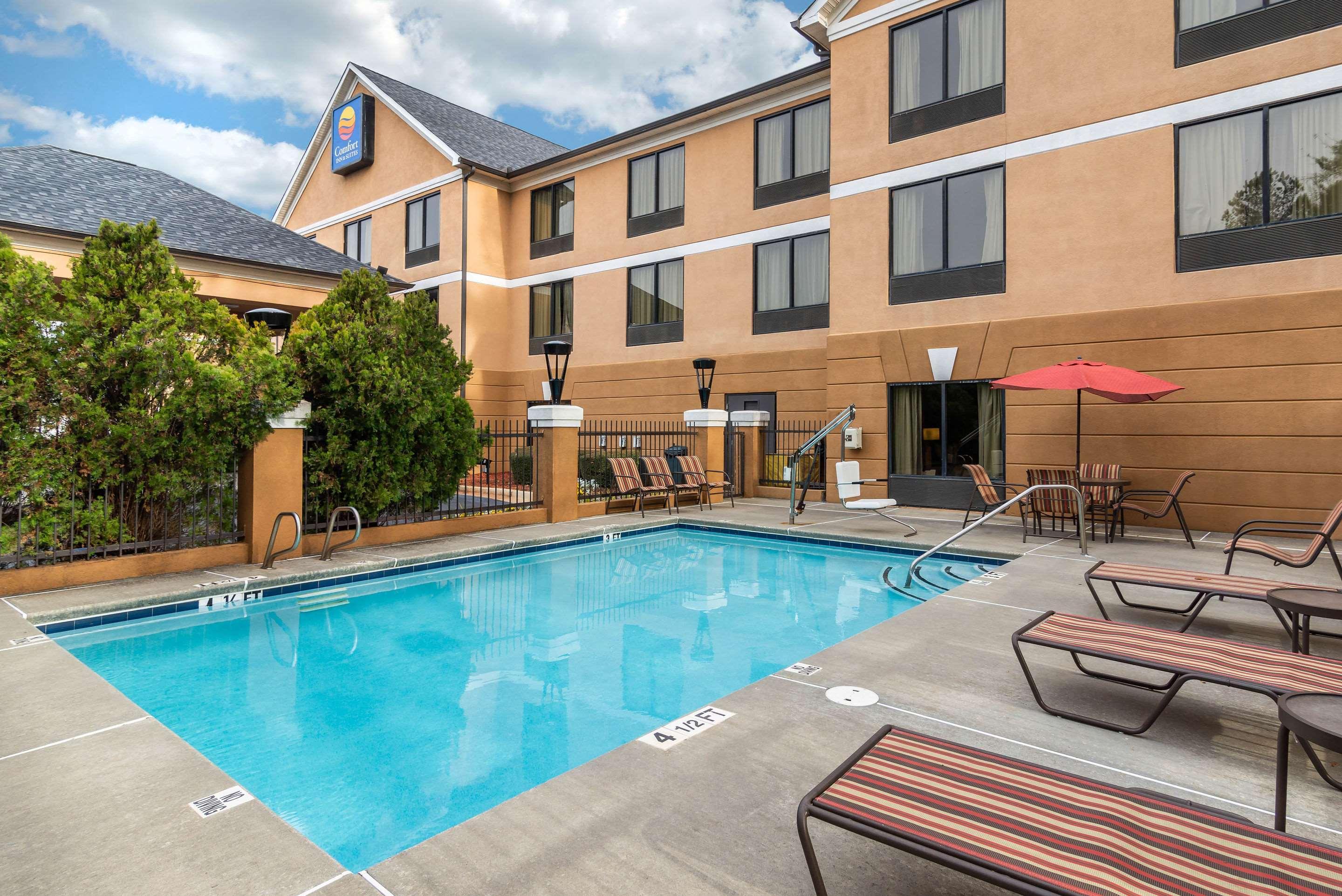 Comfort Inn & Suites Peachtree Corners Norcross Exterior photo